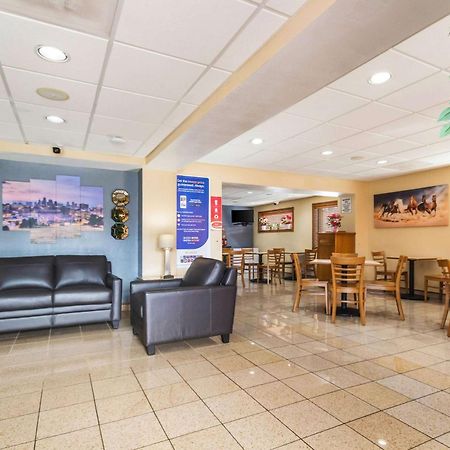 Econo Lodge Inn & Suites I-35 At Shawnee Mission Overland Park Ngoại thất bức ảnh