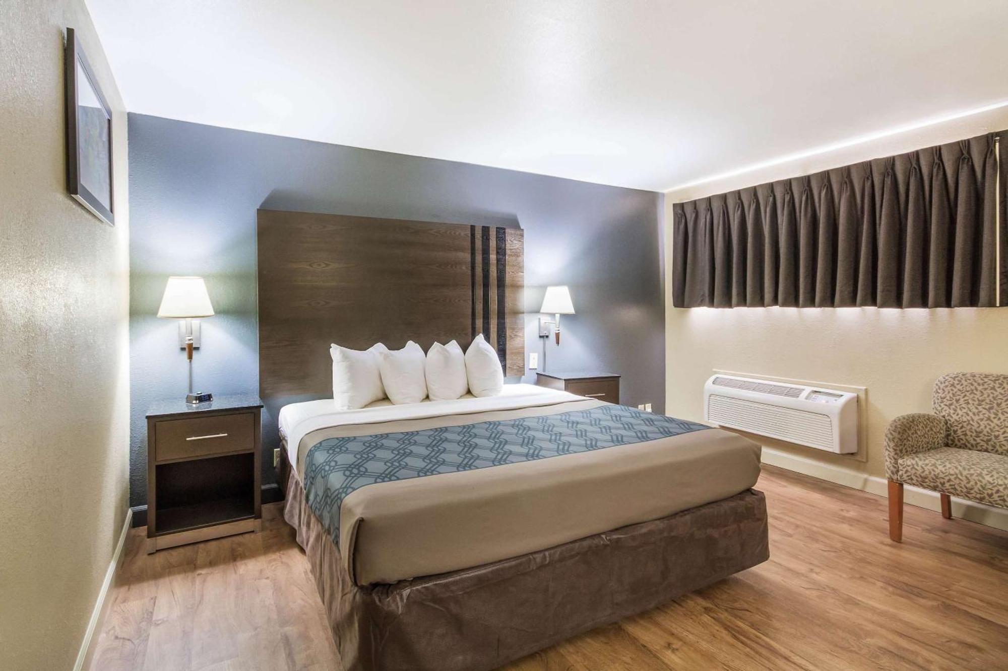 Econo Lodge Inn & Suites I-35 At Shawnee Mission Overland Park Ngoại thất bức ảnh