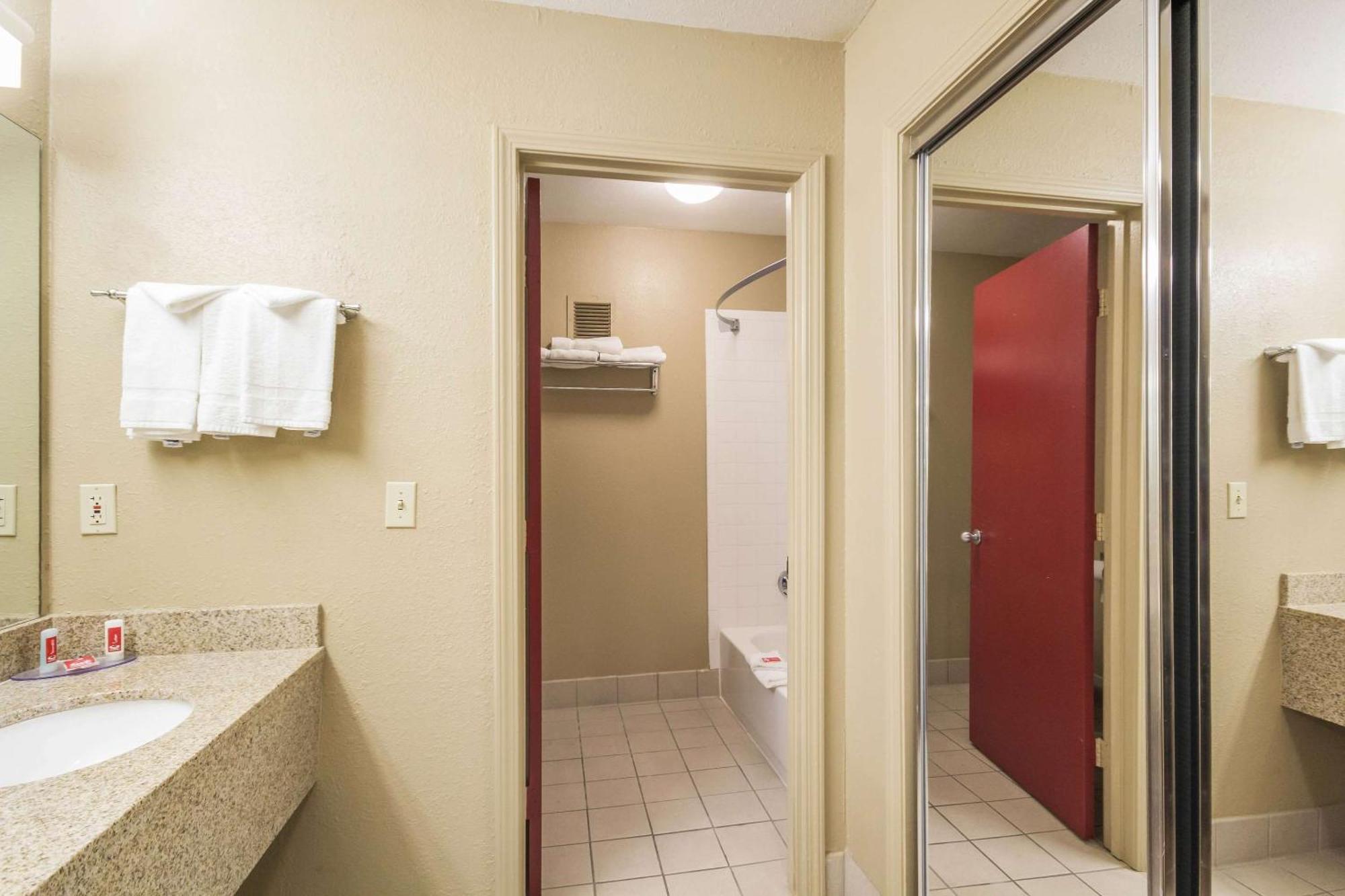 Econo Lodge Inn & Suites I-35 At Shawnee Mission Overland Park Ngoại thất bức ảnh