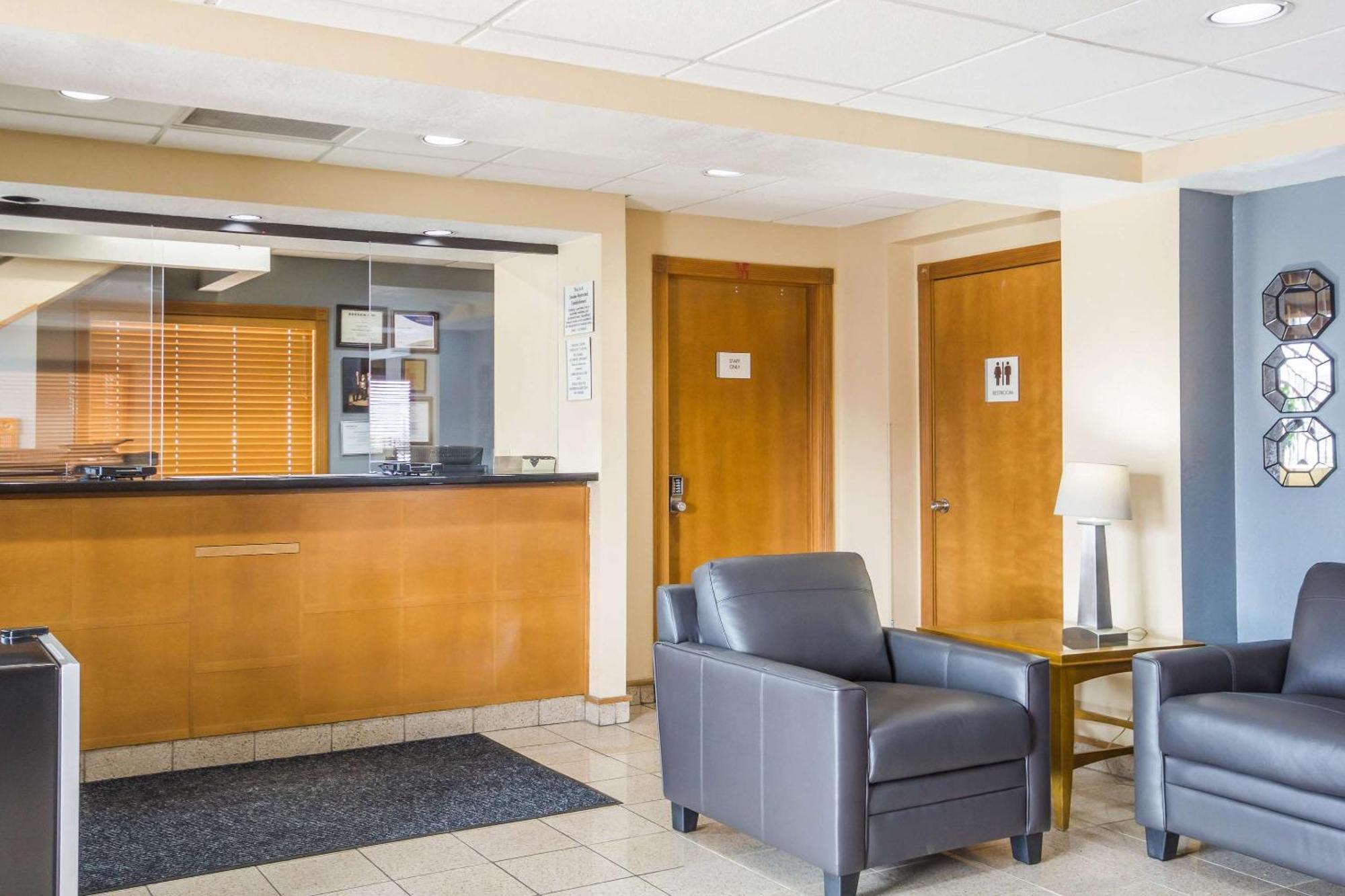Econo Lodge Inn & Suites I-35 At Shawnee Mission Overland Park Ngoại thất bức ảnh