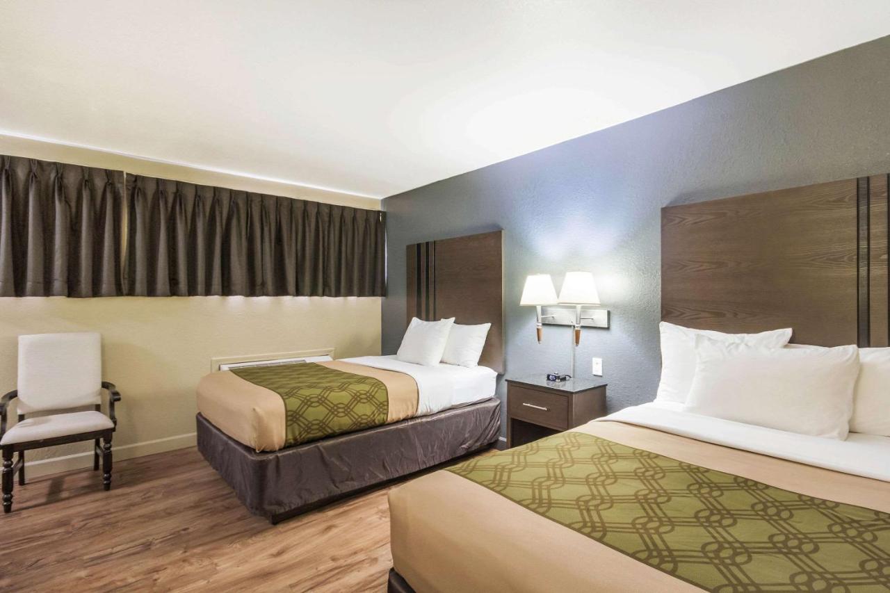 Econo Lodge Inn & Suites I-35 At Shawnee Mission Overland Park Ngoại thất bức ảnh